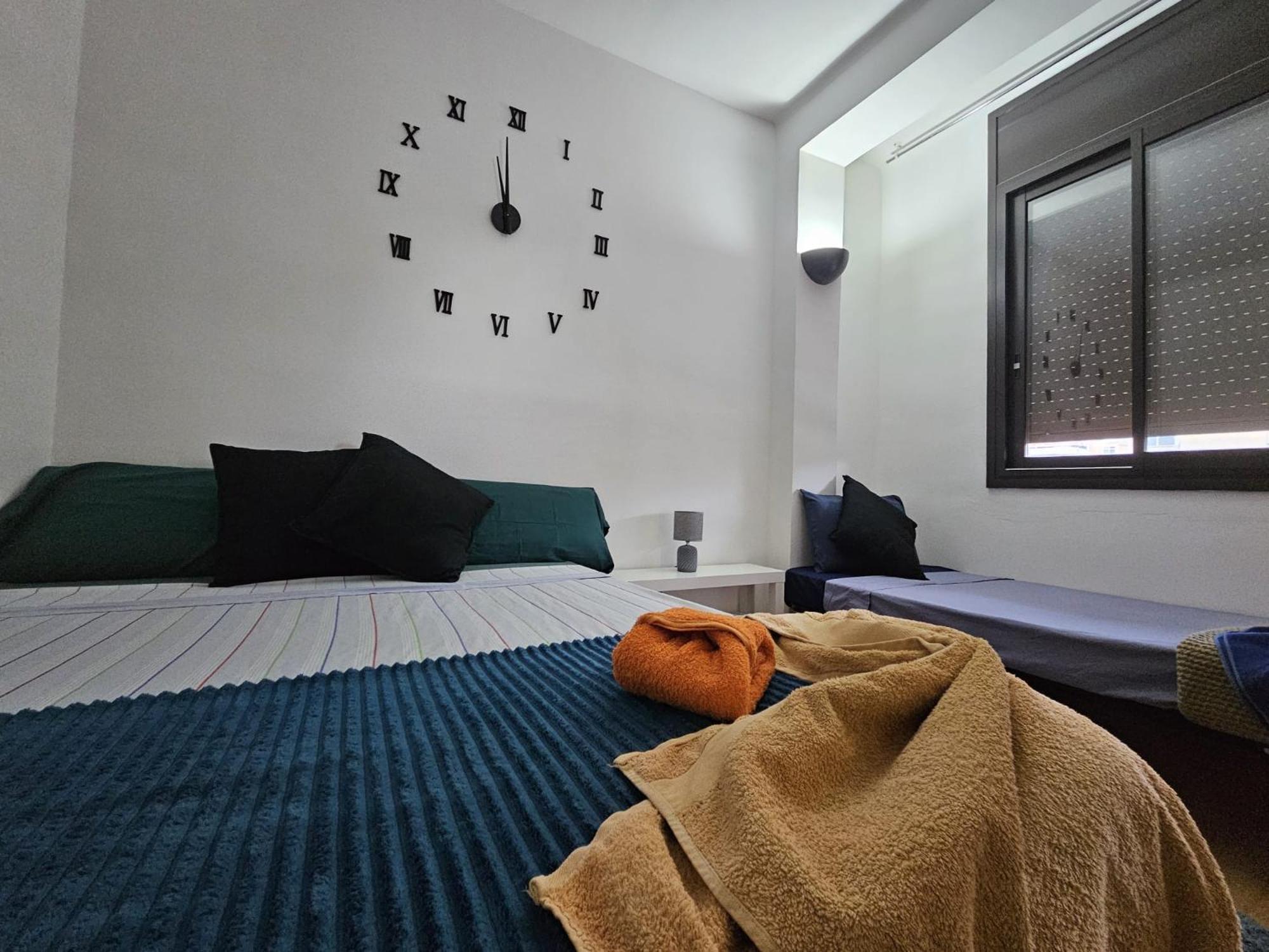 Meridiana Nino House Capsule hotel Barcelona