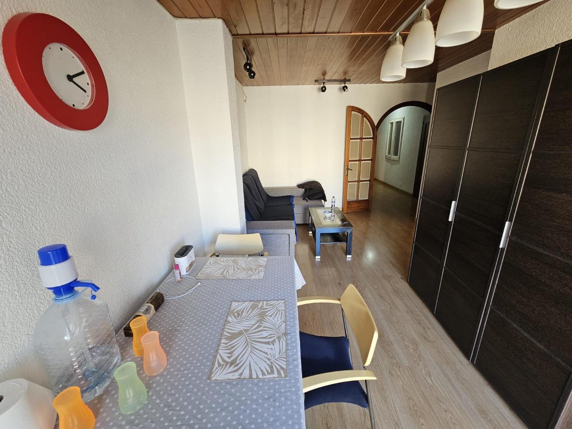 Meridiana Nino House Capsule hotel Barcelona