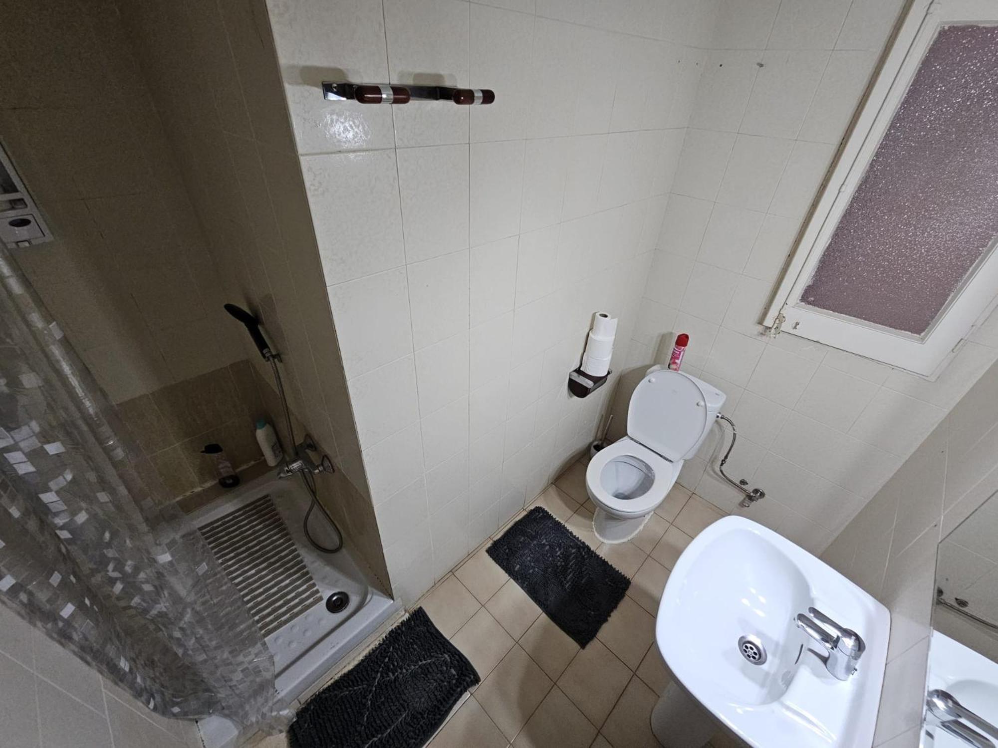 Meridiana Nino House Capsule hotel Barcelona